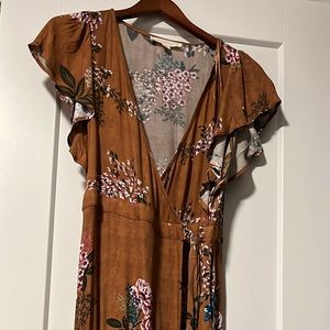 Love stitch long dress- beautiful for family photos!! Only worn once - medium